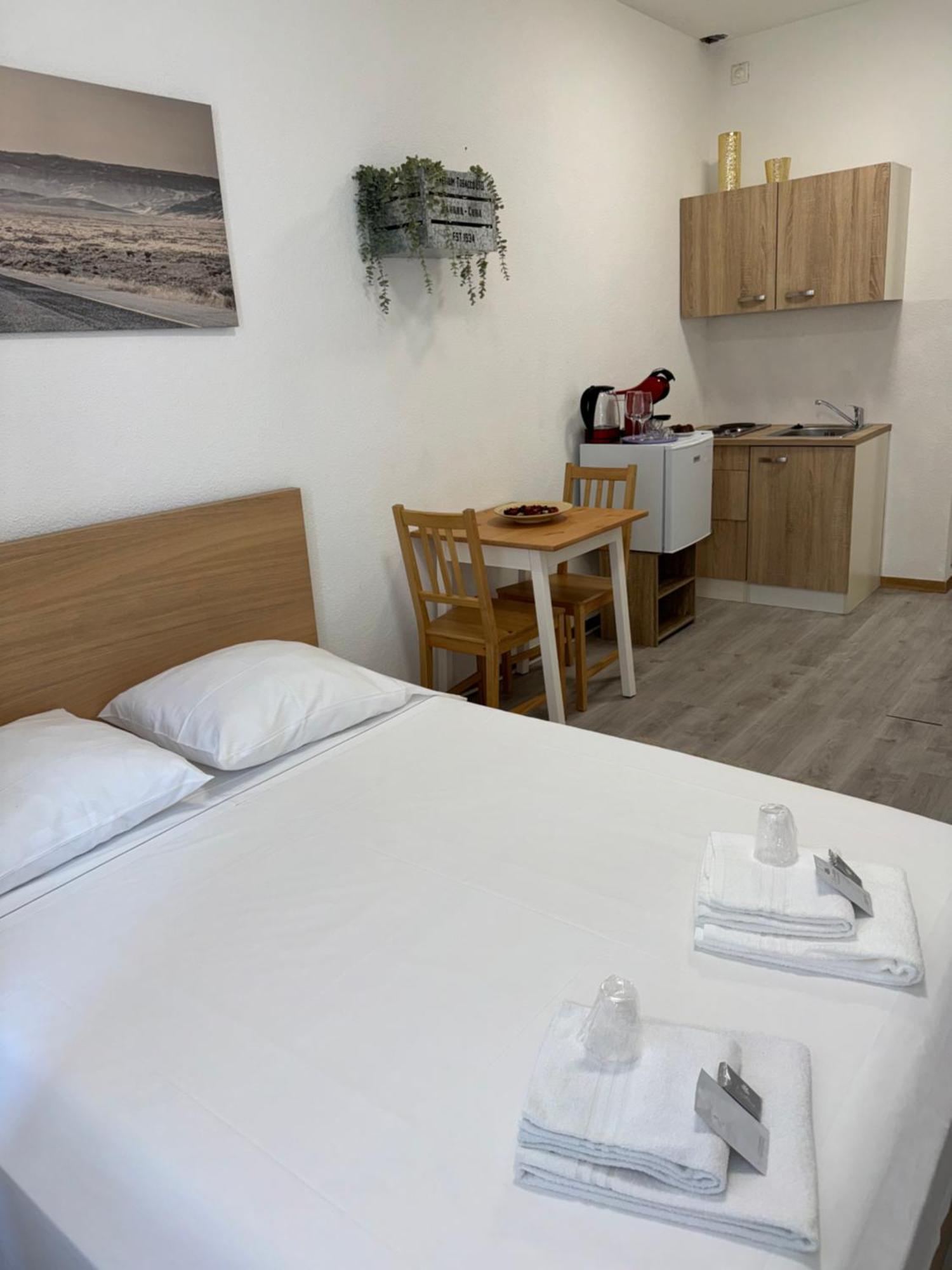בלינצונה Hotel Leon D'Or מראה חיצוני תמונה