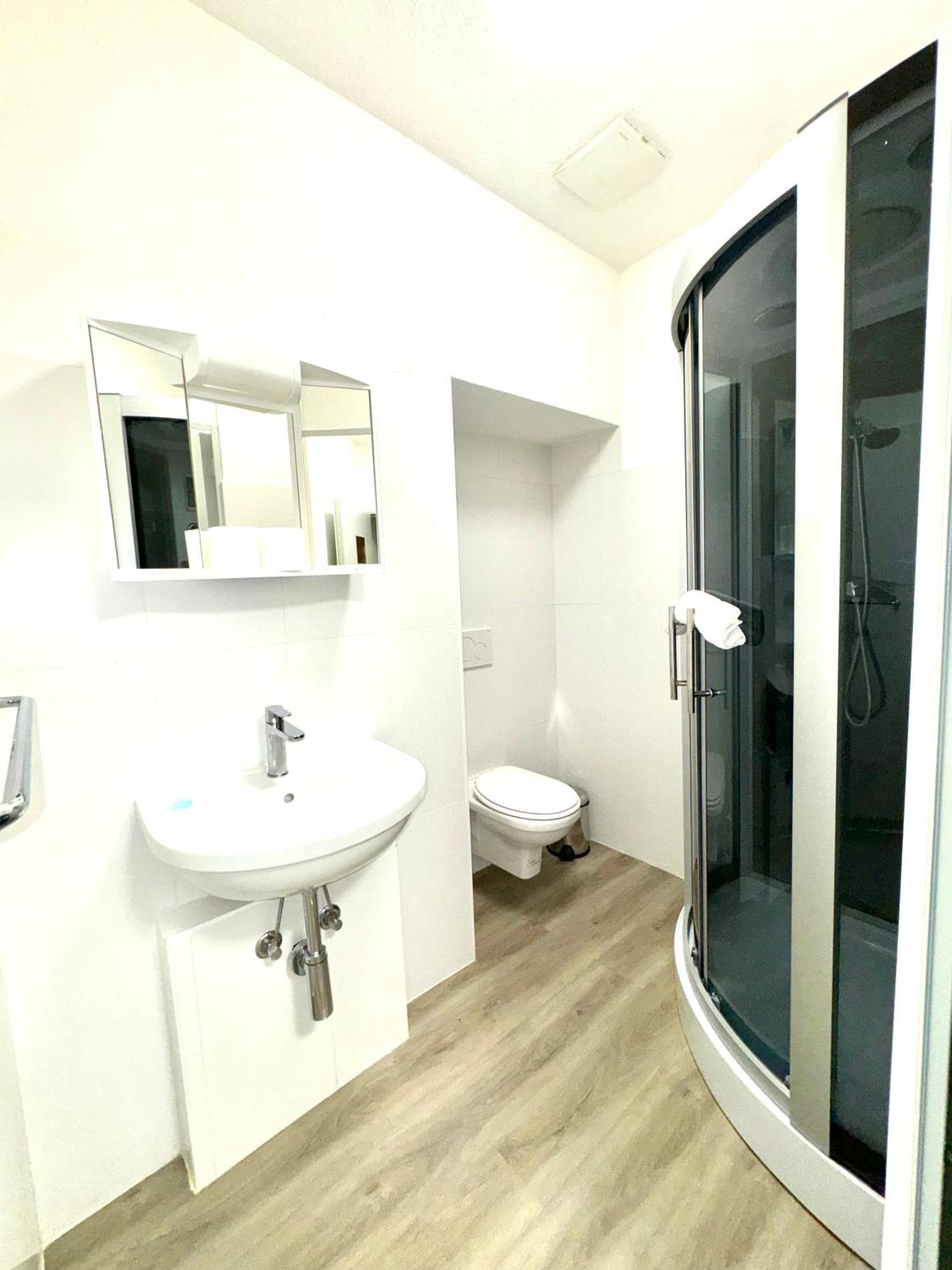 בלינצונה Hotel Leon D'Or מראה חיצוני תמונה